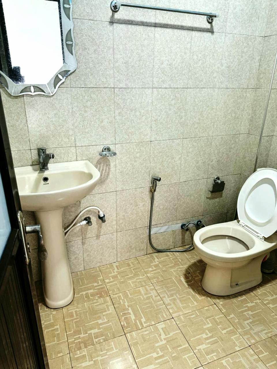 Chanidu Ella Inn Esterno foto