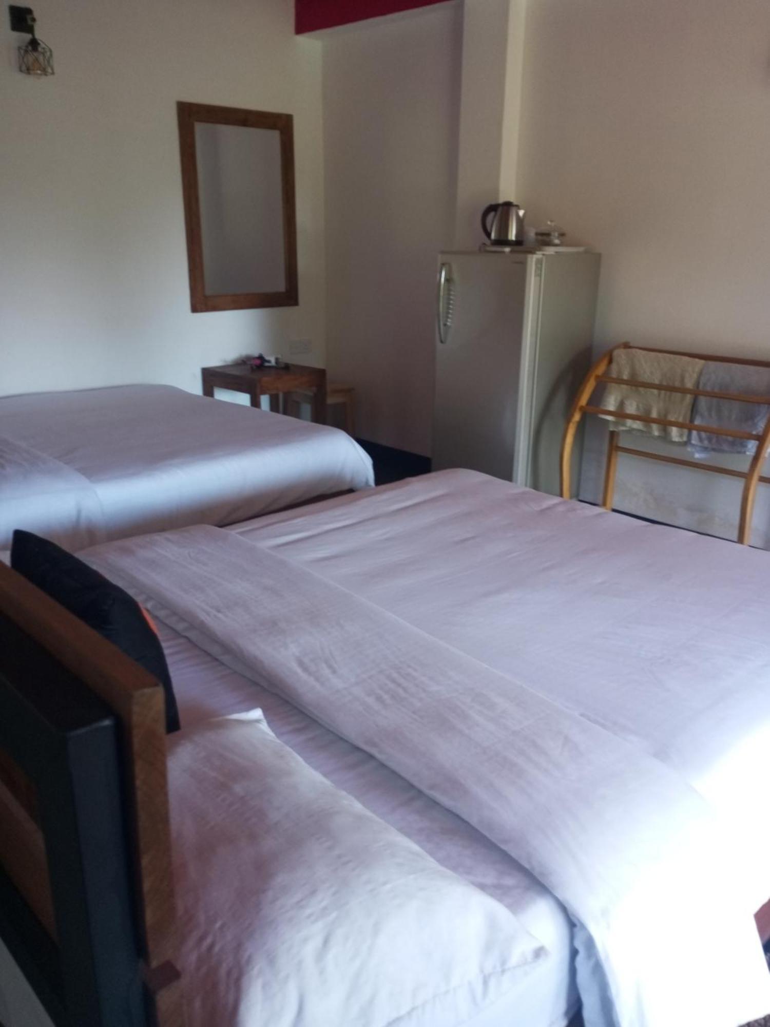 Chanidu Ella Inn Esterno foto