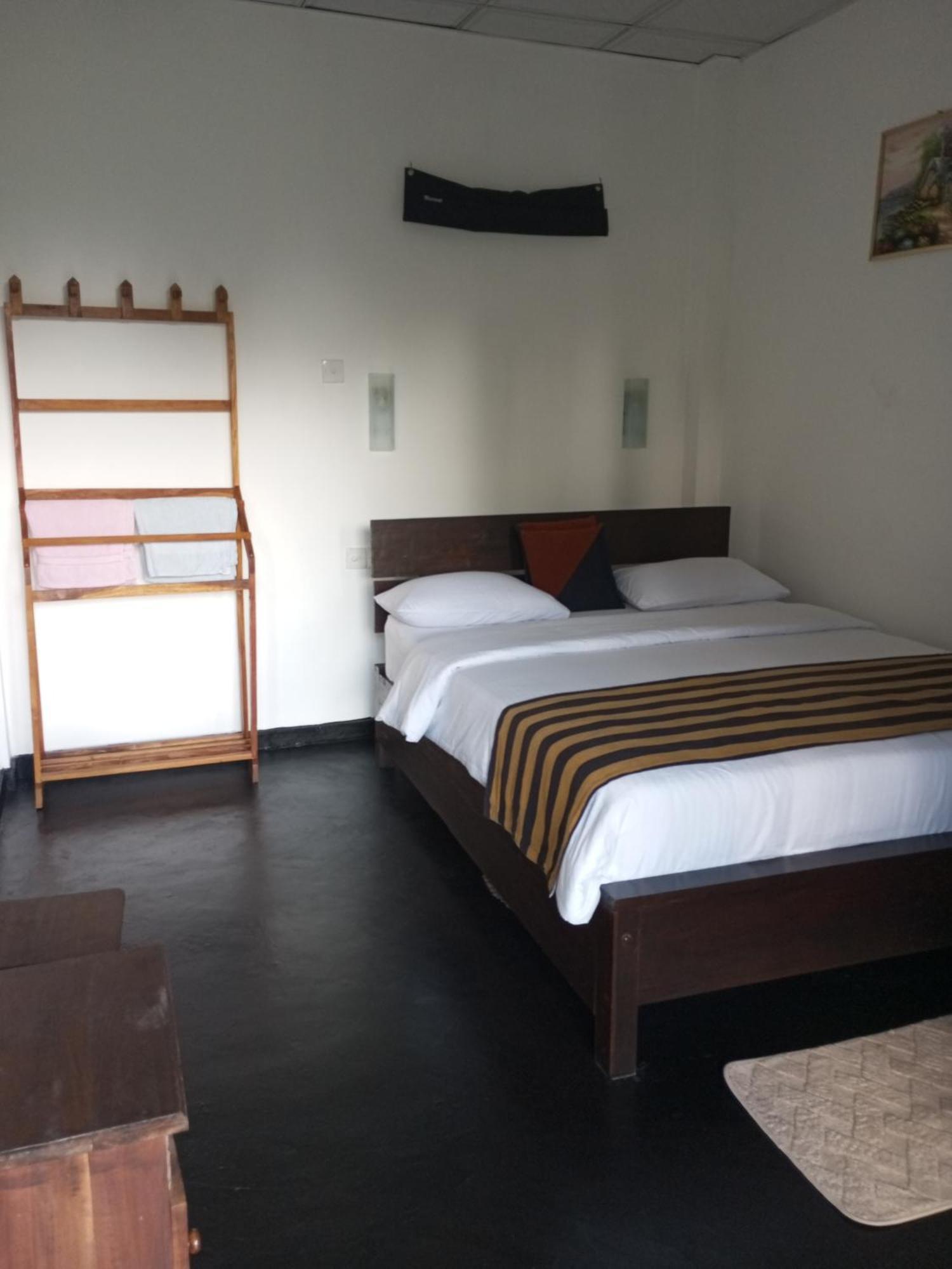 Chanidu Ella Inn Esterno foto